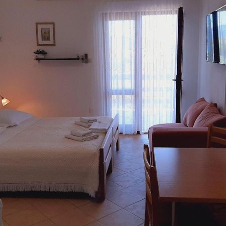 Apartments Ida Sućuraj Eksteriør bilde