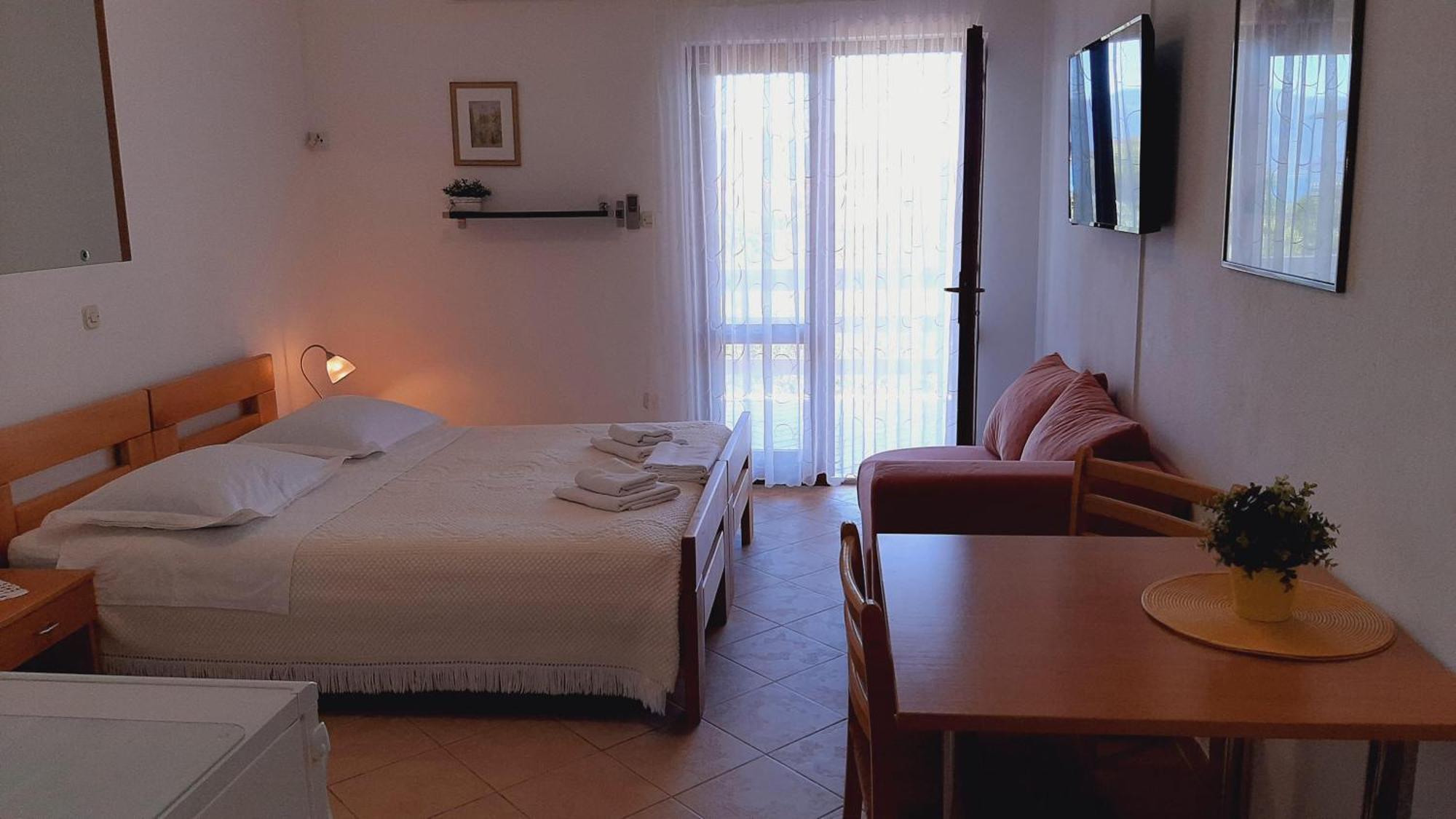 Apartments Ida Sućuraj Eksteriør bilde