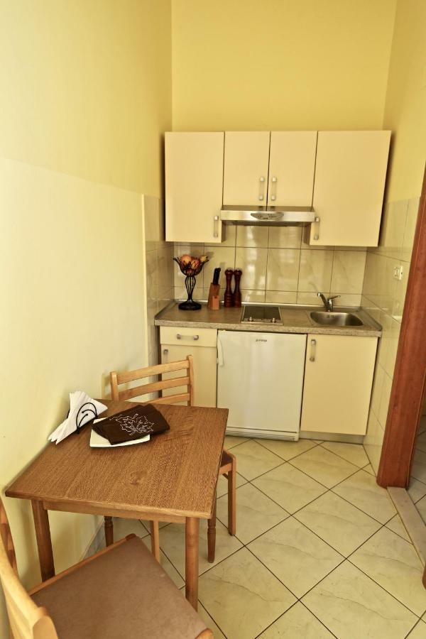 Apartments Ida Sućuraj Eksteriør bilde